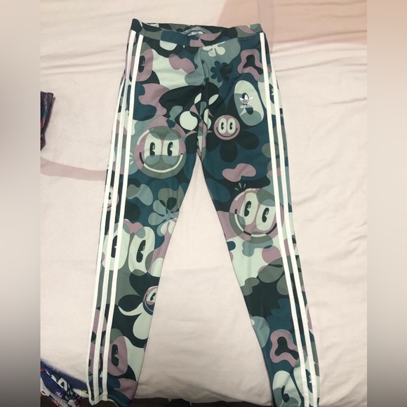 🍾️Emerald Green Smiley Leggings🫒 - Picture 2 of 2